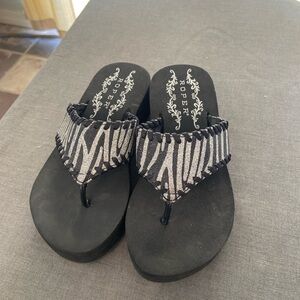 Roper girls size 12 Black and White Sandals zebra glitter